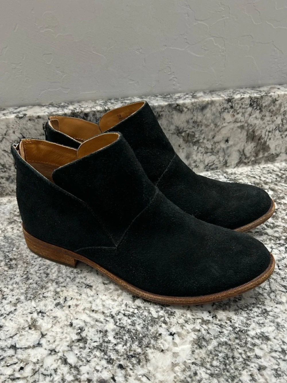 Korks Kork-Ease Ryder Booties Black Suede Ankle Boots Size 7.5